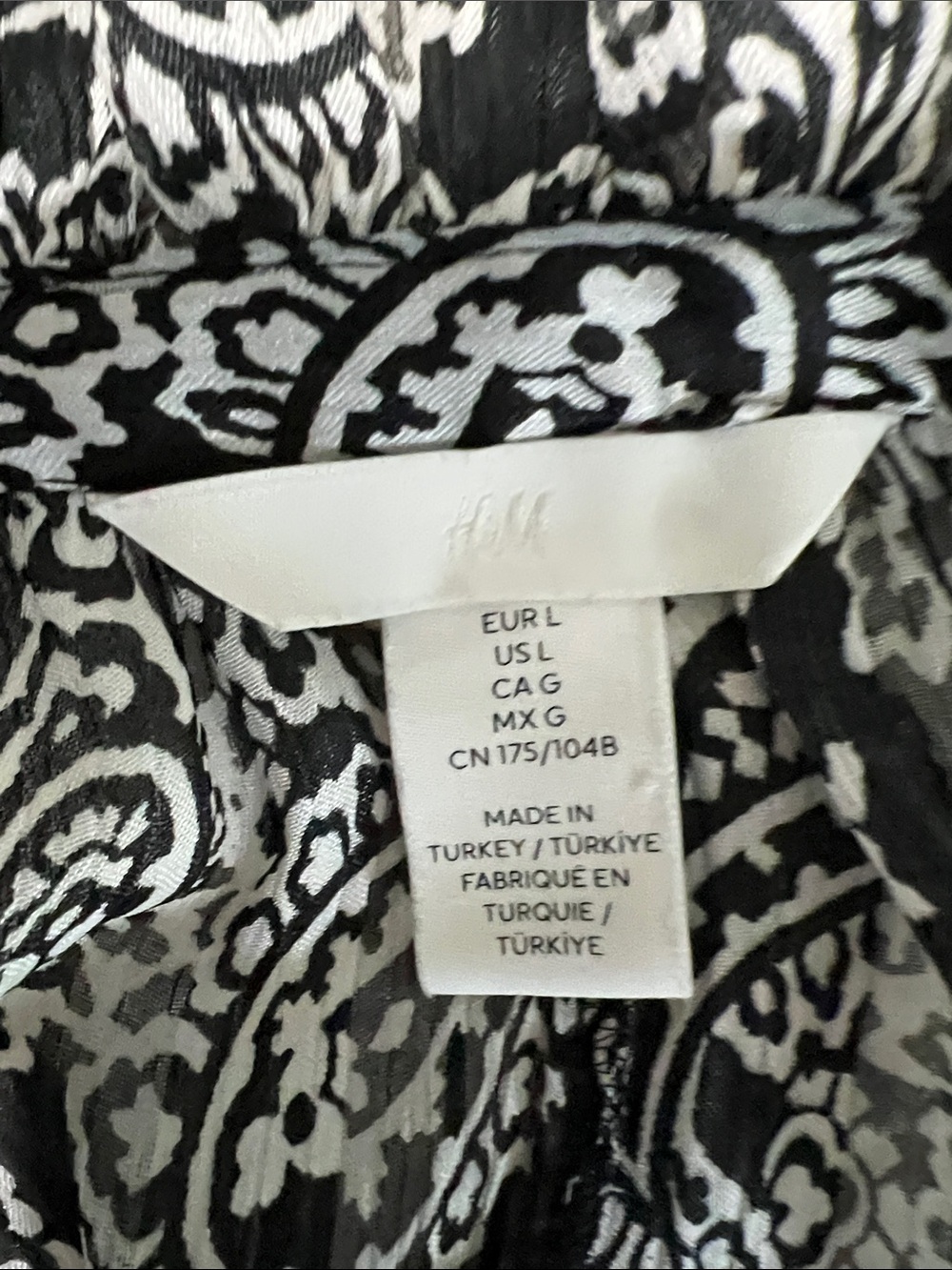 H&M Black and White Paisley Tie-Neck Blouse - Picture 2 of 8